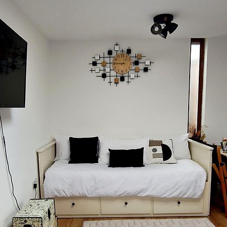 Canterbury Romantic Modern Home Goodnestone  エクステリア 写真