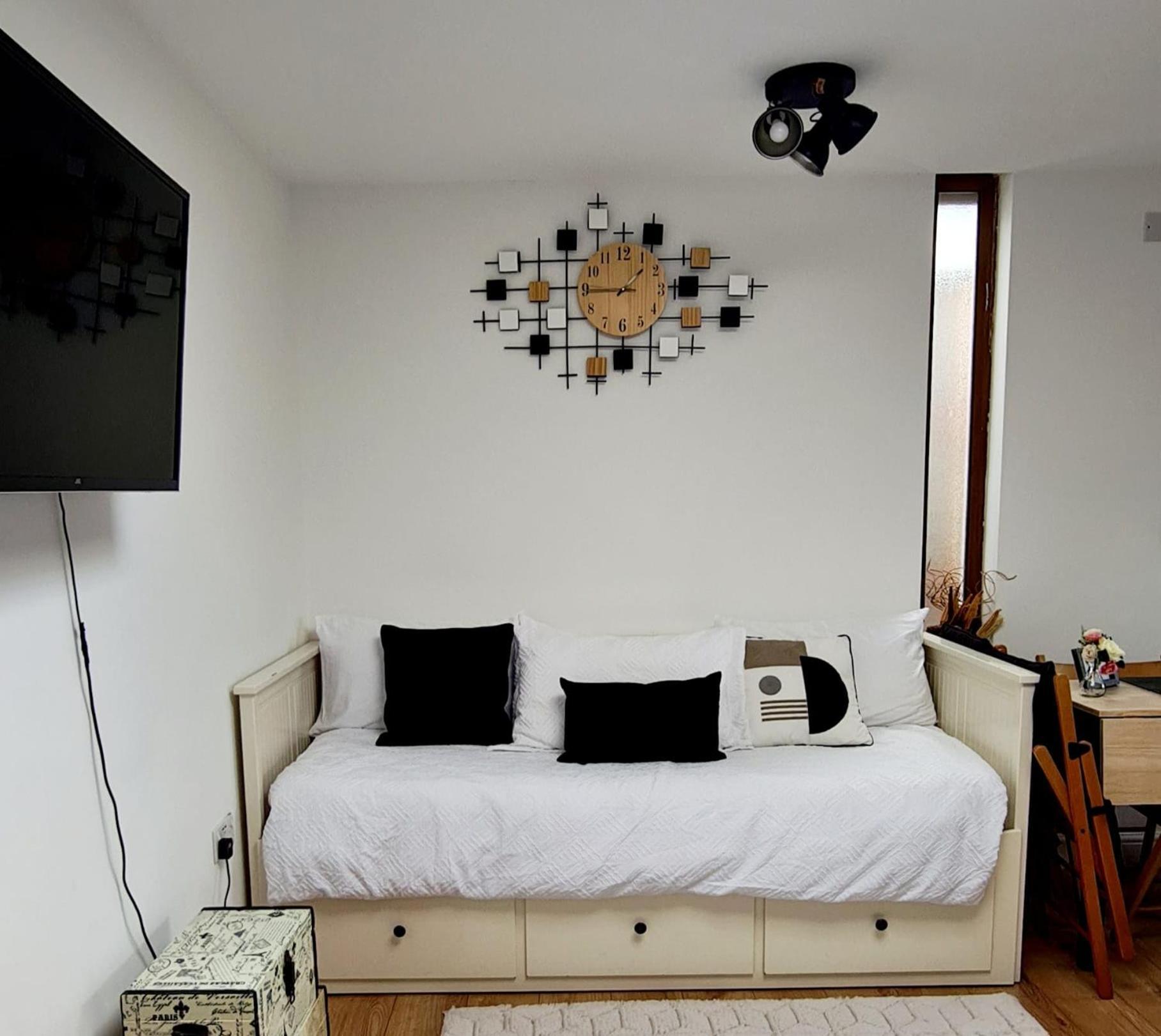 Canterbury Romantic Modern Home Goodnestone  エクステリア 写真