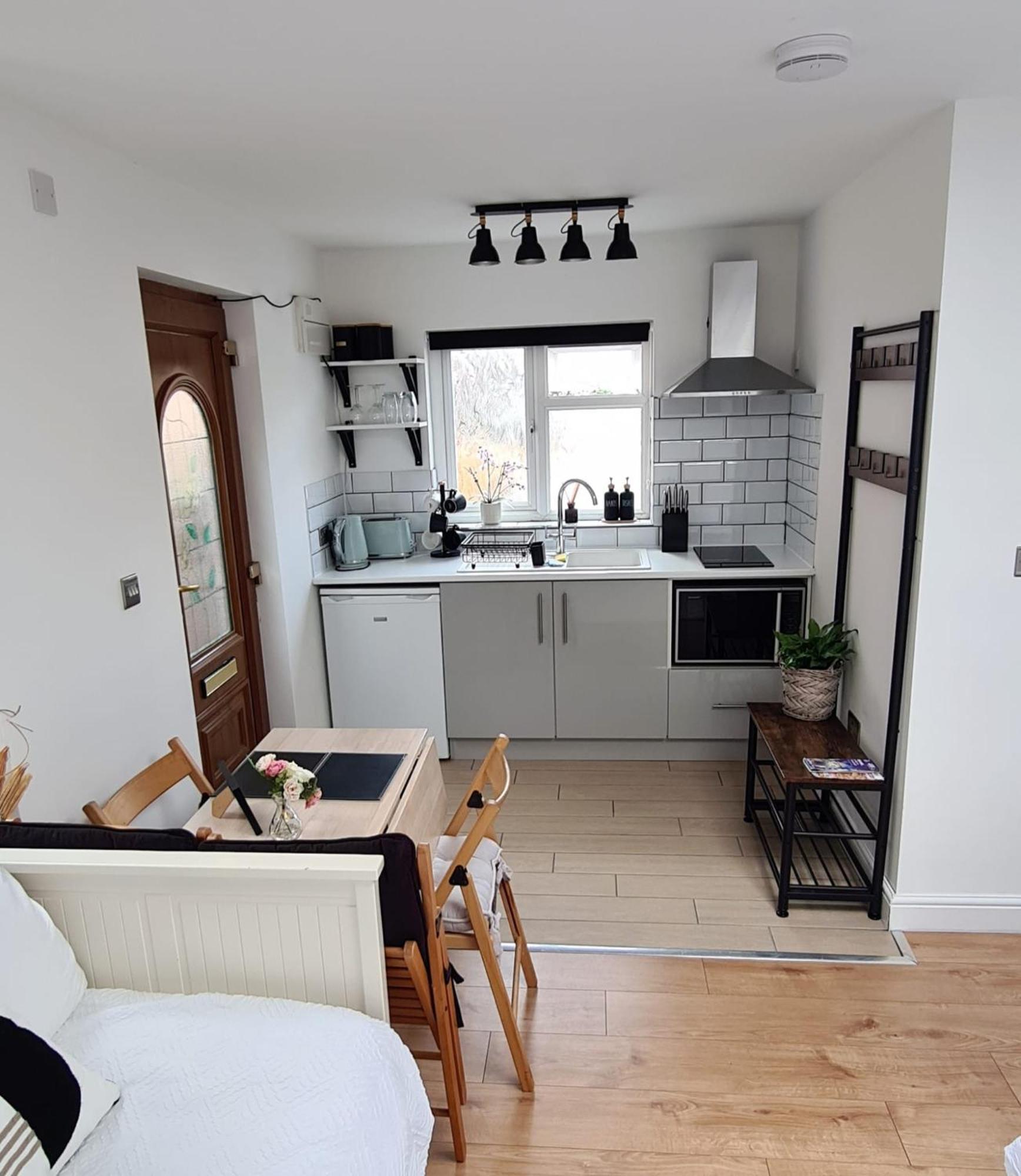 Canterbury Romantic Modern Home Goodnestone  エクステリア 写真